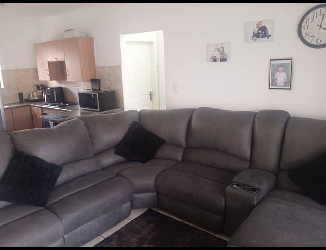 2 BEDROOM APARTMENT FOR SALE IN PARKRAND